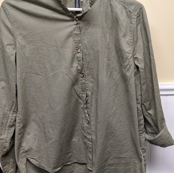 Shirt - Picture 2 of 4